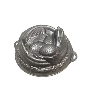 Game Of Thrones Sleeping Dragon Eggs 10" Cake Pan Cast Aluminum Nonstick Silver